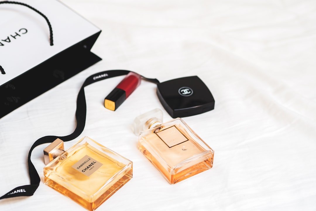 Title: Coffret Oud Cadeau : Le Guide Ultime pour Offrir le Luxe Oriental à Vos Proches