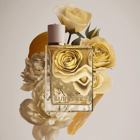 BURBERRY HER LONDON DREAM EAU DE PARFUM 6 BURBERRY HER LONDON DREAM EAU DE PARFUM – Image 4
